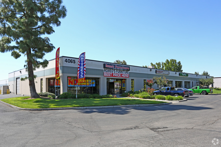 4065 W Shaw Ave, Fresno, CA for sale - Primary Photo - Image 1 of 1