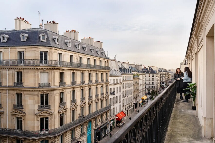 33 Rue De Châteaudun, Paris à louer - Photo du bâtiment - Image 1 de 5