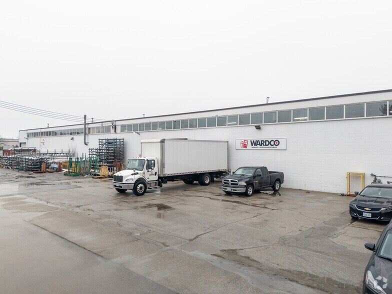 375 Green Rd, Hamilton, ON à louer - Photo du bâtiment - Image 2 de 3