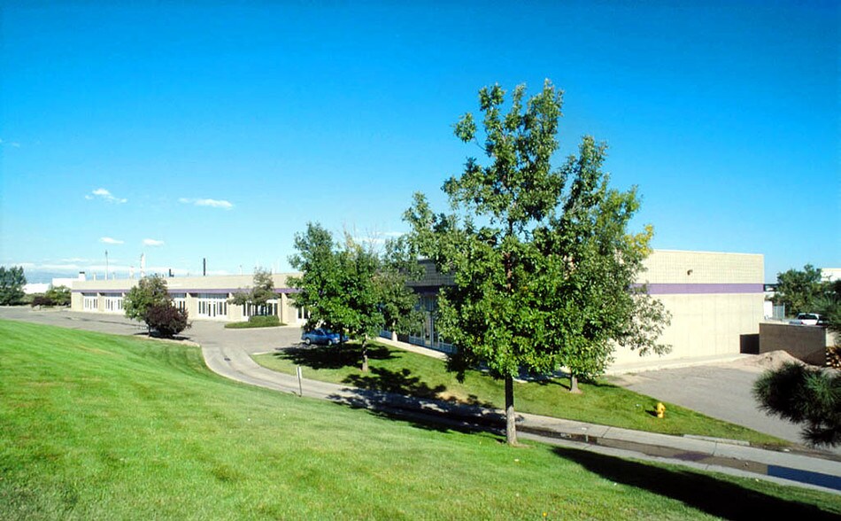 3975 E 56th Ave, Commerce City, CO à louer - Photo du bâtiment - Image 3 de 19