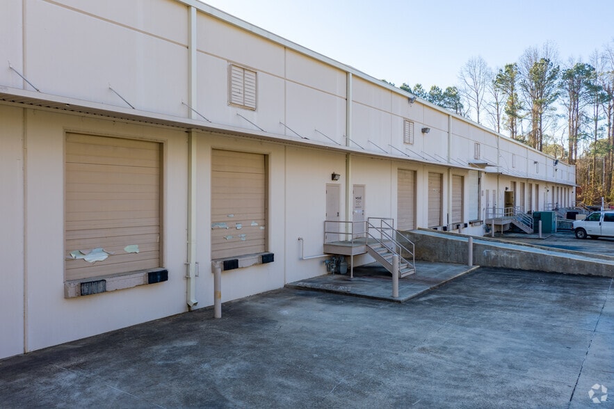 2054-2062 Weems Rd, Tucker, GA for lease - Building Photo - Image 3 of 5