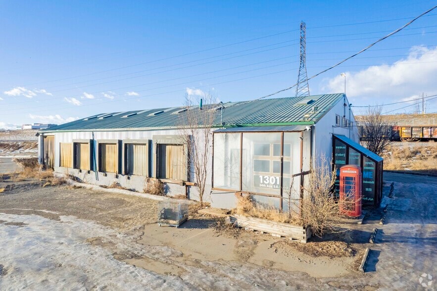 1301 34 Ave SE, Calgary, AB for sale - Primary Photo - Image 1 of 3