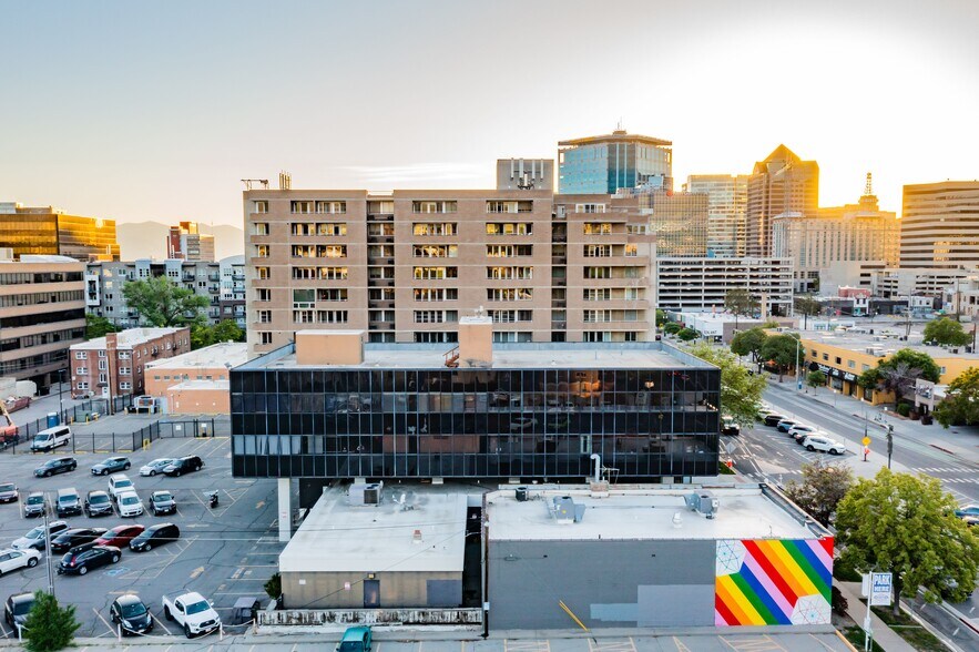 250 E Broadway, Salt Lake City, UT à louer - Photo du bâtiment - Image 2 de 10