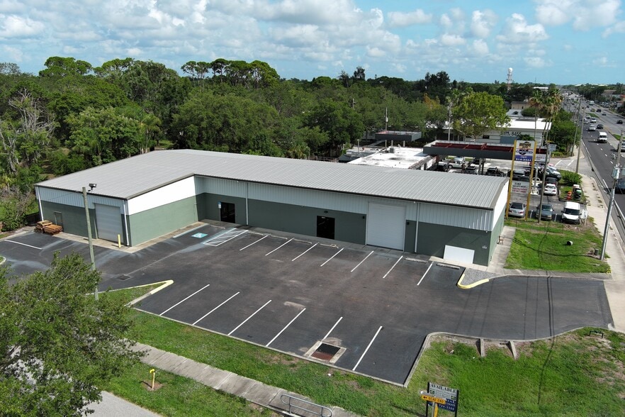8599 66th St N, Pinellas Park, FL à louer - Photo du bâtiment - Image 2 de 10