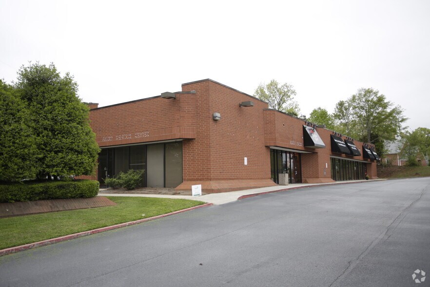 2244 Henderson Mill Rd NE, Atlanta, GA à louer - Photo du bâtiment - Image 2 de 23