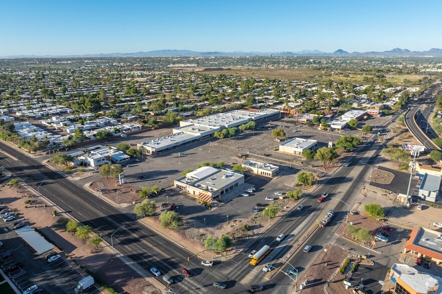 7760-7878 E Wrightstown Rd, Tucson, AZ à louer - Photo du bâtiment - Image 3 de 6