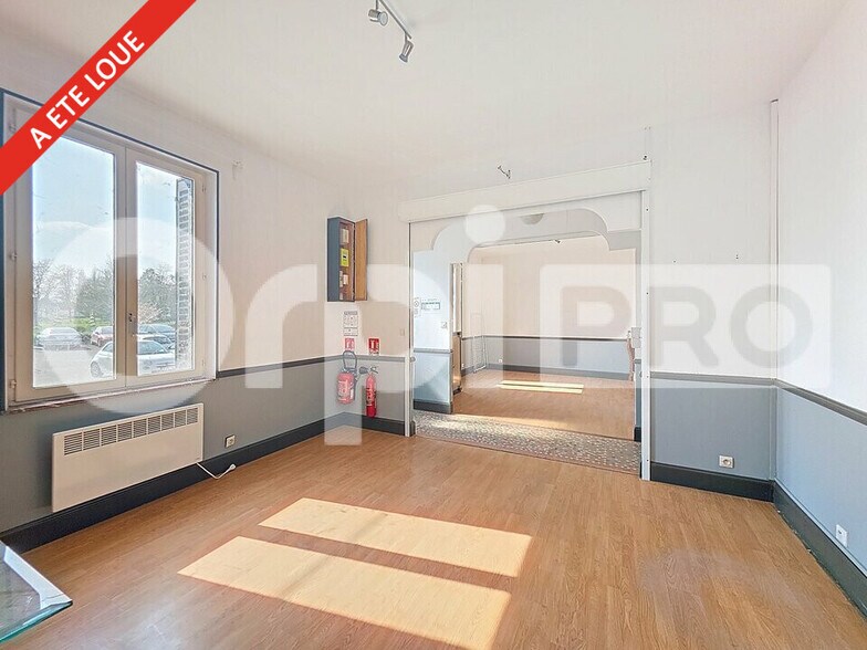 Office in Soissons for lease - Interior Photo - Image 2 of 6