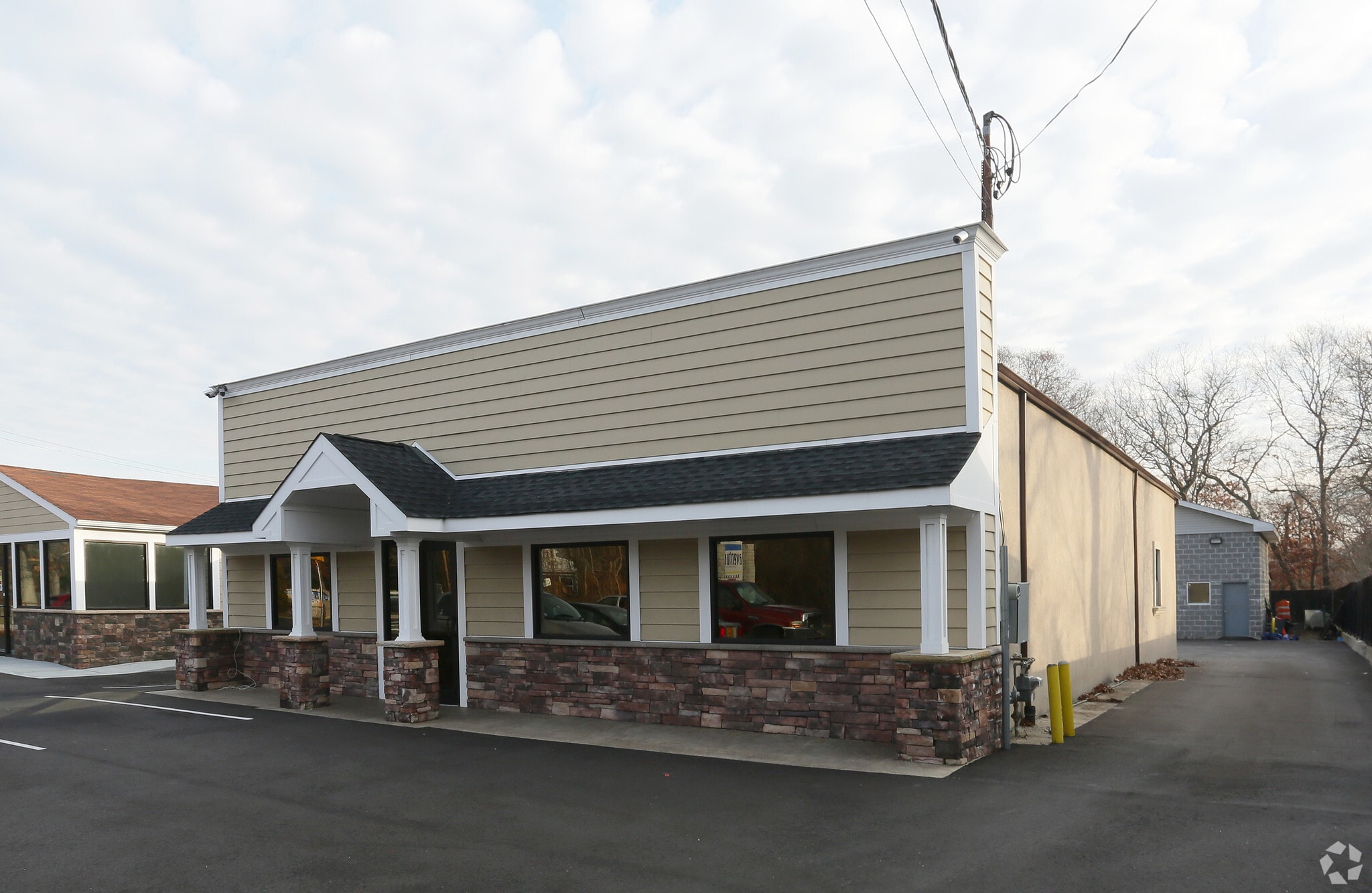 1101 Waverly Ave, Farmingville, NY for lease Primary Photo- Image 1 of 4