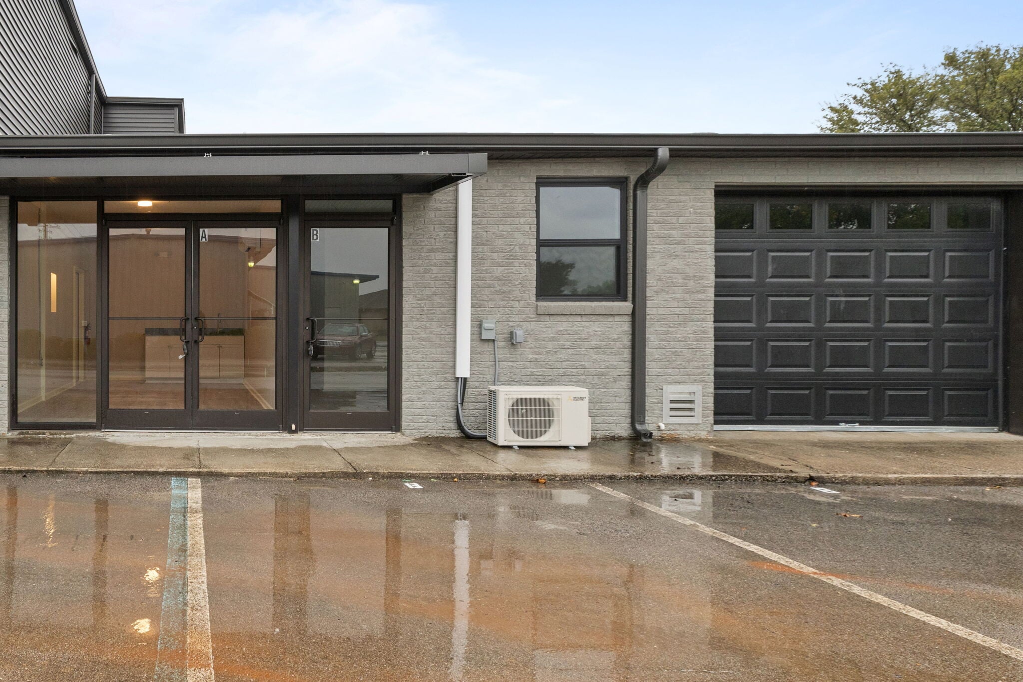 8100 Memorial Pky SW, Huntsville, AL for lease Interior Photo- Image 1 of 7