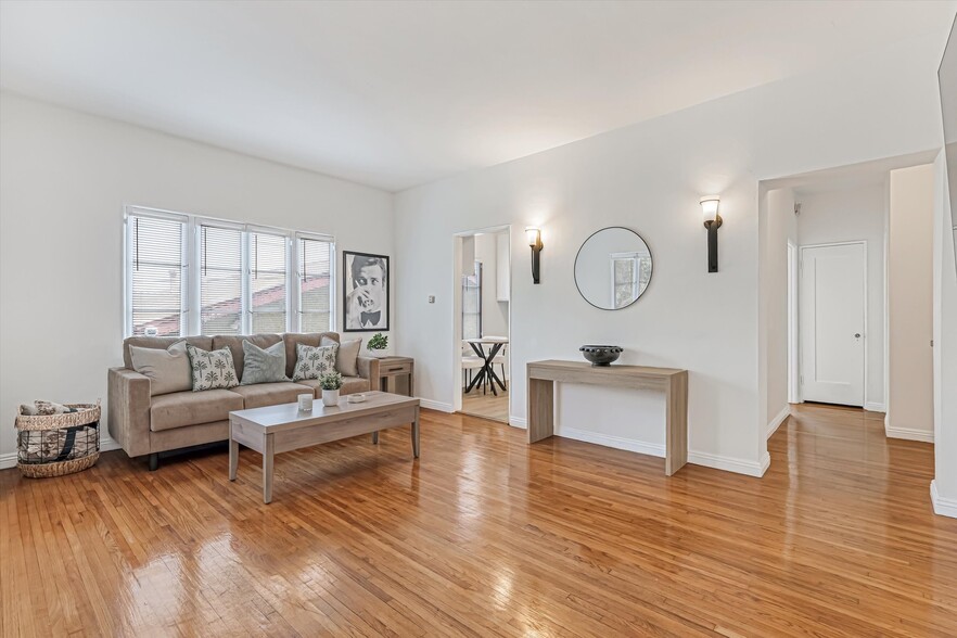 153 W Channel Rd, Santa Monica, CA for sale - Interior Photo - Image 3 of 90