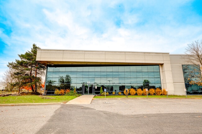 More details for 830 Rue Delage, Longueuil, QC - Office for Lease