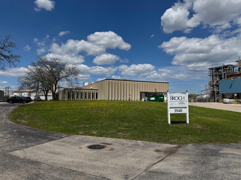 3940 Porett Dr, Gurnee, IL à vendre - Photo du bâtiment - Image 3 de 17