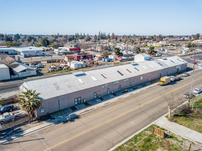 610 N E St, Madera, CA for lease - Building Photo - Image 2 of 11
