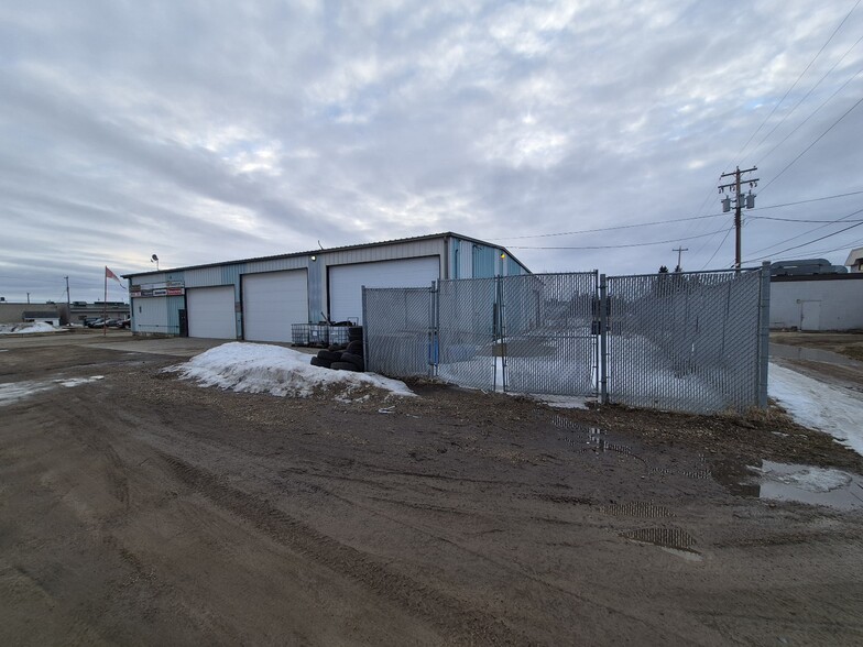 5018 52 Ave, Tofield, AB for sale - Building Photo - Image 3 of 23