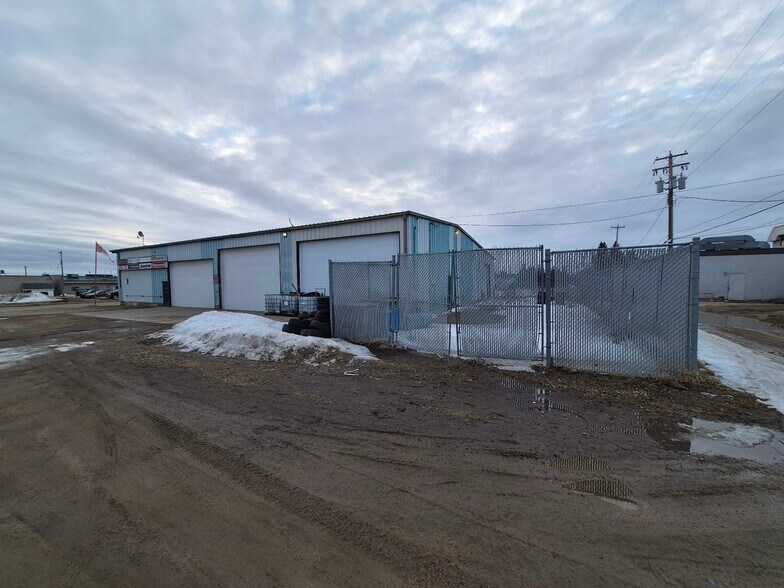 5018 52 Ave, Tofield, AB à vendre - Photo du bâtiment - Image 3 de 23