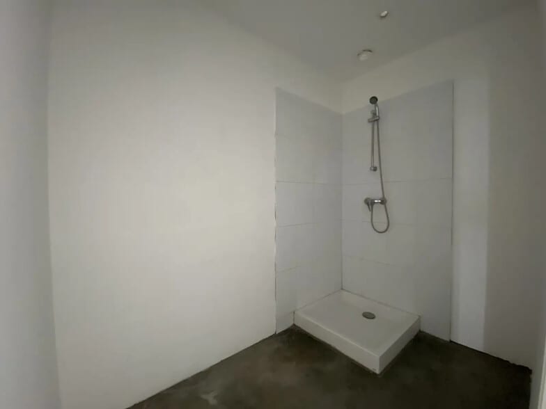 9 Rue Galilée, Le Haillan for lease - Interior Photo - Image 3 of 17