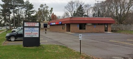 15645 Farmington Rd, Livonia, MI à louer Photo du bâtiment- Image 2 de 20