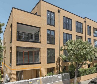 Plus de détails pour 45 Strathnairn St, Londres - Commerce de détail à vendre