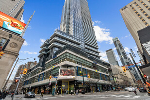 384 Yonge St, Toronto ON - Services immobiliers commerciaux