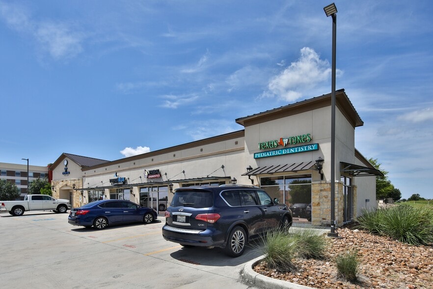 2163 Stephens Pl, New Braunfels, TX for sale - Building Photo - Image 2 of 7