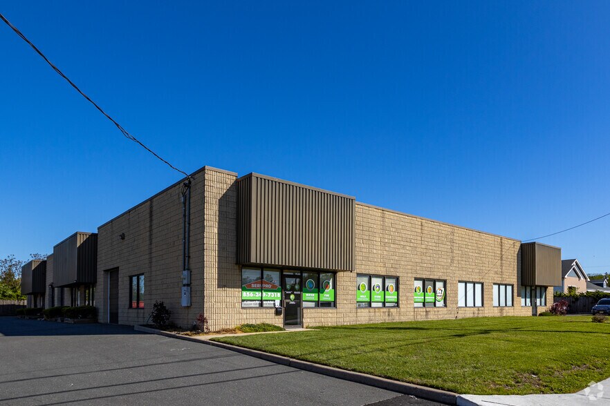 1325 Route 130, Gloucester City, NJ à louer - Photo du bâtiment - Image 3 de 5