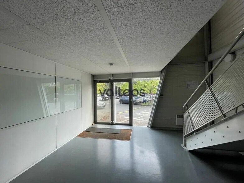 Office in Toulouse for lease - Lobby - Image 3 of 9