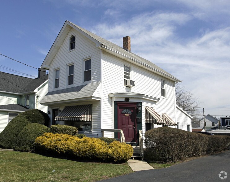 28 Taylor Ave, Manasquan, NJ à vendre - Photo principale - Image 1 de 3
