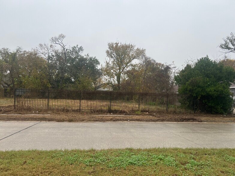 8703 Lockwood dr, Houston, TX à louer - Photo du bâtiment - Image 2 de 3