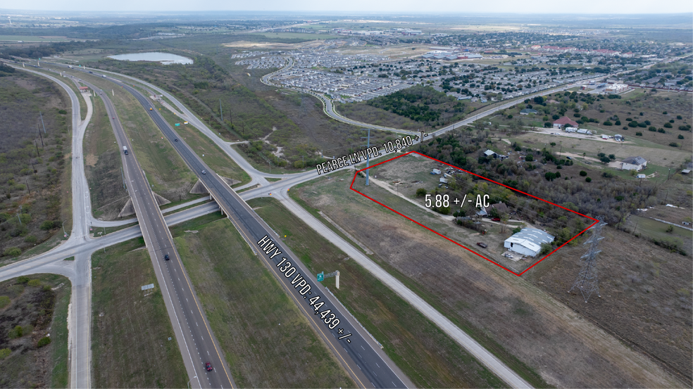 11709 Pearce Ln, Del Valle, TX à vendre - Photo du bâtiment - Image 2 de 7