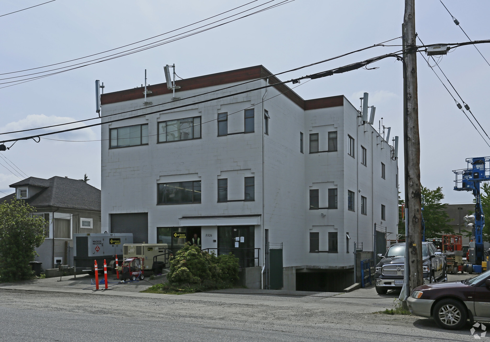 5526 Dorset St, Burnaby, BC for sale Primary Photo- Image 1 of 22