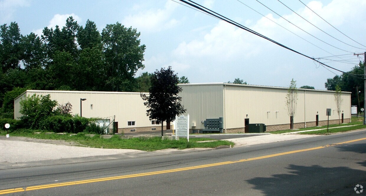 35 Starr Rd, Danbury, CT for lease Building Photo- Image 1 of 8