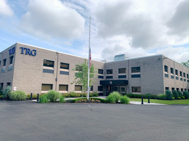 18 Computer Dr E, Albany, NY for lease - Building Photo - Image 1 of 5