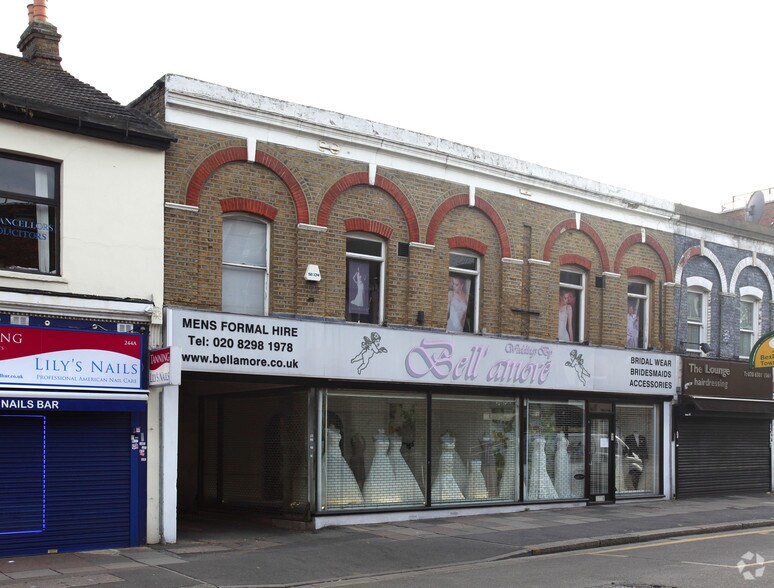 240-242 Broadway, Bexleyheath à vendre - Photo du bâtiment - Image 2 de 11