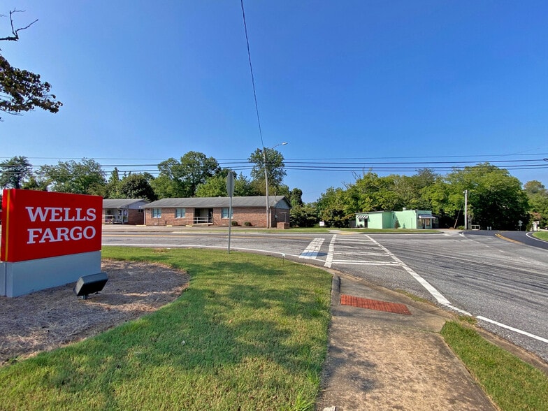 20 Memorial Dr, Dahlonega, GA for lease - Building Photo - Image 2 of 5