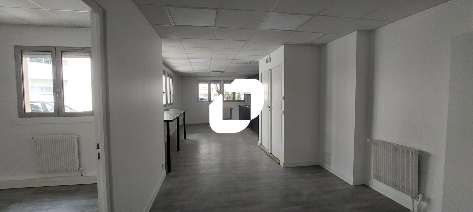 Office in Paris for sale Interior Photo- Image 1 of 8