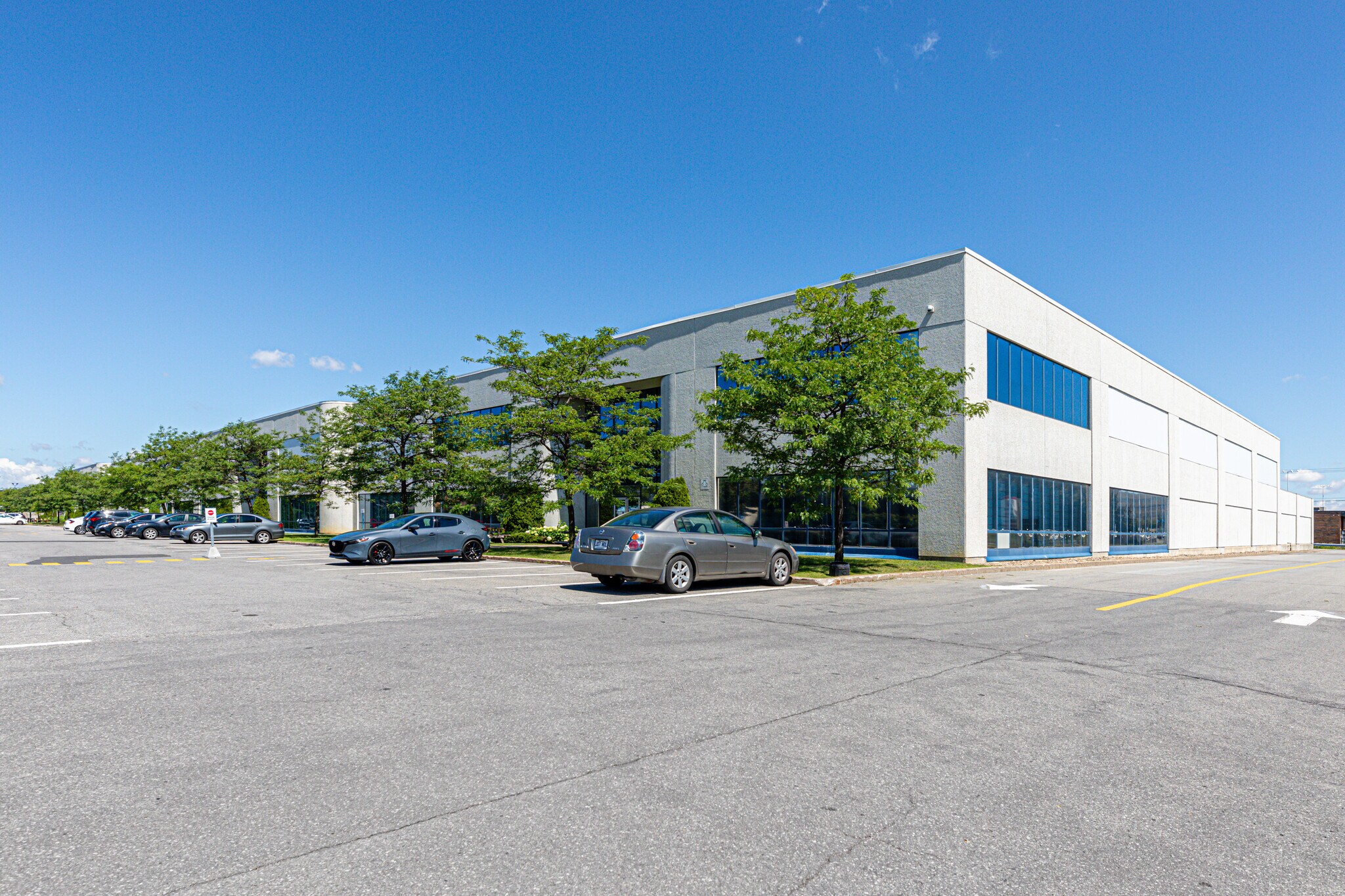 3495-3595 Boul de la Côte-Vertu, Montréal, QC for sale Primary Photo- Image 1 of 1