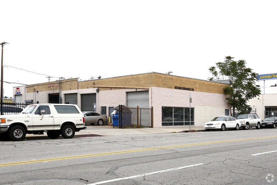 1437 San Fernando Rd, San Fernando, CA à louer - Photo du bâtiment - Image 3 de 7