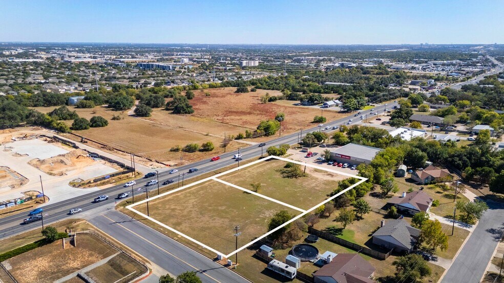1705-1709 N Bell Blvd, Cedar Park, TX à vendre - Photo du bâtiment - Image 1 de 21