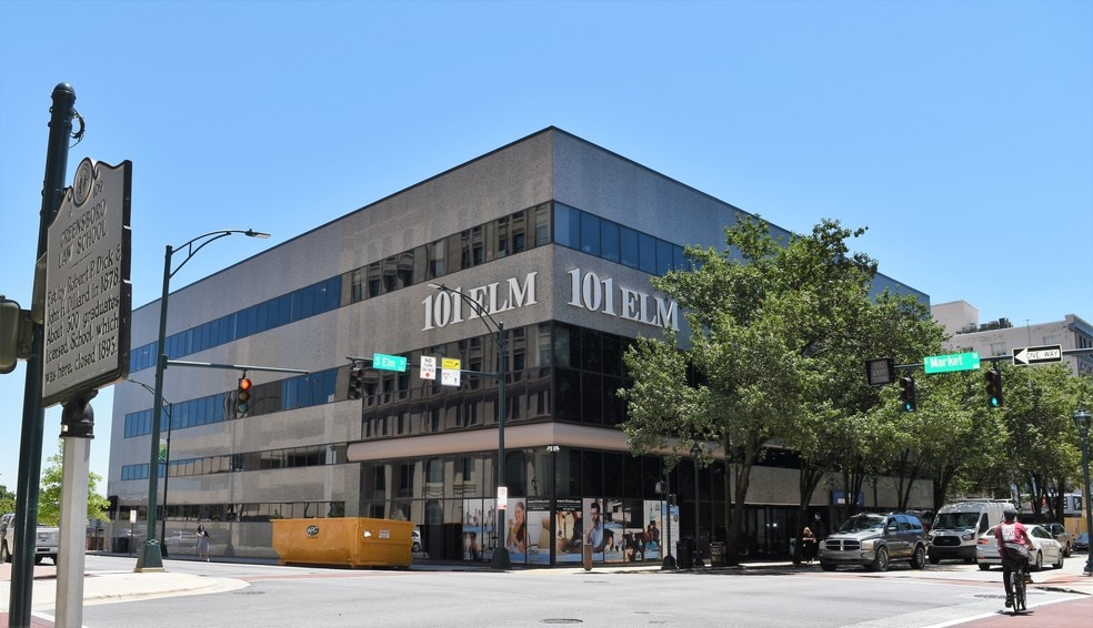 101 S Elm St, Greensboro, NC à louer - Photo du bâtiment - Image 1 de 98