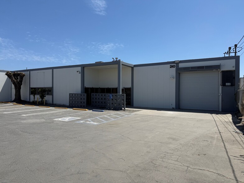 210 W 131th St, Los Angeles, CA for lease - Building Photo - Image 1 of 7