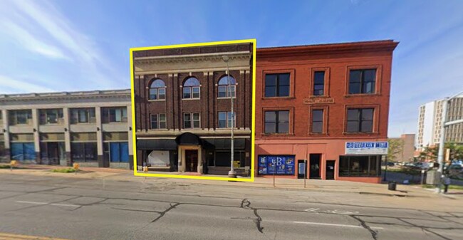 Plus de détails pour 117 SW 6th Ave, Topeka, KS - Bureau à vendre