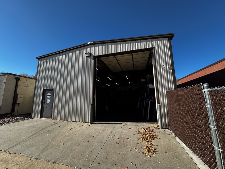 358 S Laura St, Wichita, KS for lease - Building Photo - Image 3 of 16