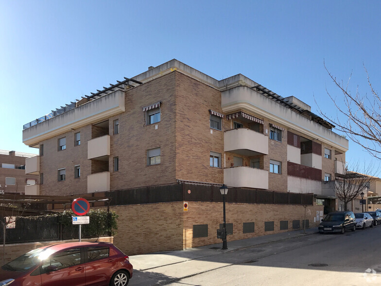 Calle Fermín Cacho, 2, Brunete, Madrid à louer - Photo du bâtiment - Image 2 de 3