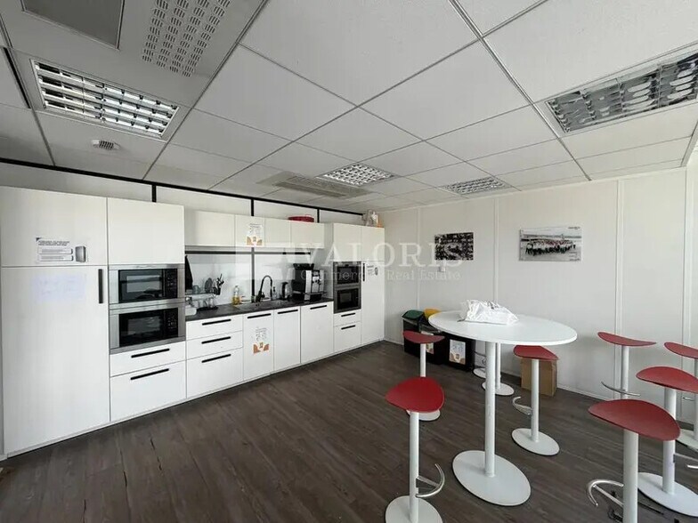 200 Avenue Jean Jaurès, Lyon for lease - Building Photo - Image 3 of 12