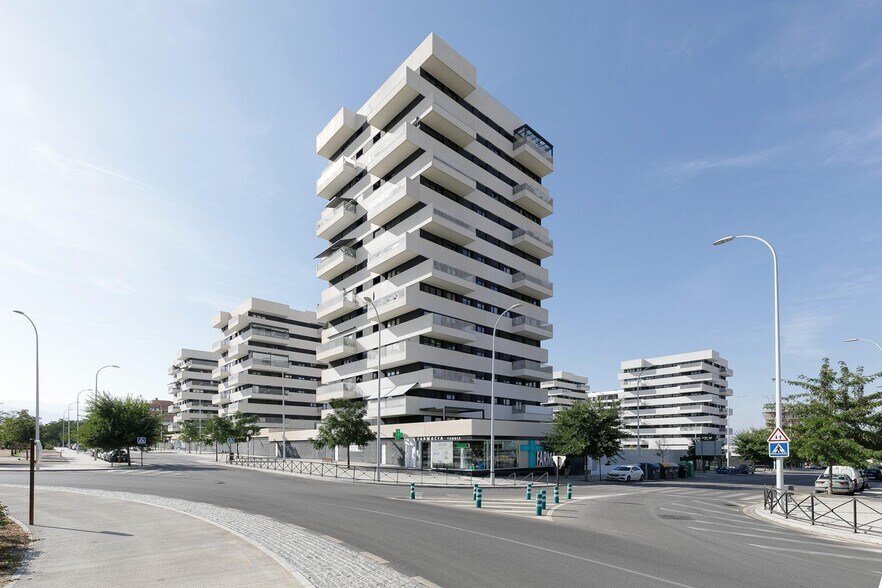 Avenida Federico García Lorca, Granada, Granada à vendre - Photo du bâtiment - Image 2 de 20