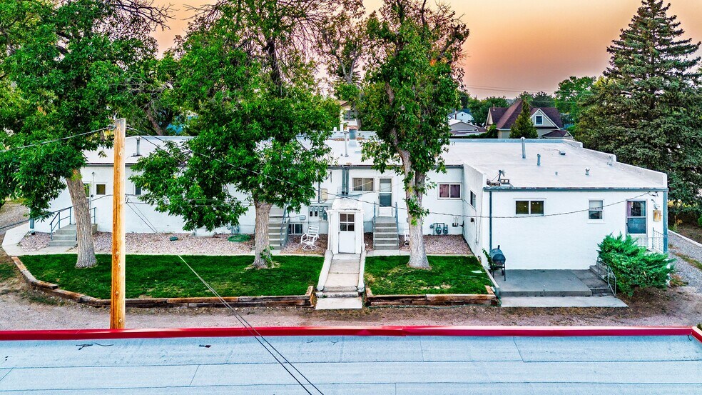 404 10th St, Wheatland, WY à vendre - Photo du bâtiment - Image 2 de 37