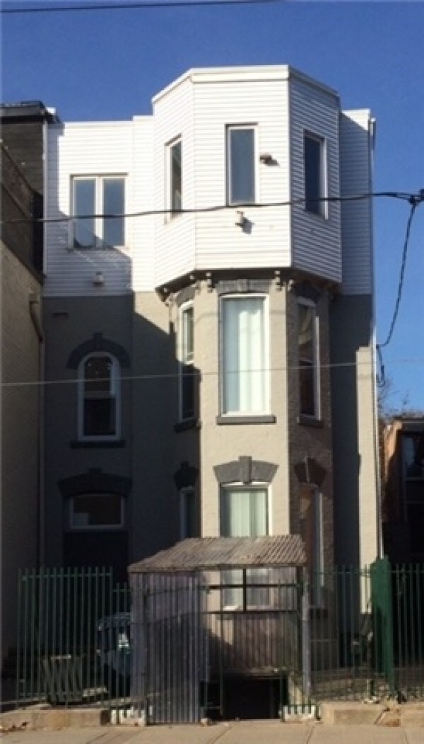 206 Carlton St, Toronto, ON à vendre Photo principale- Image 1 de 2