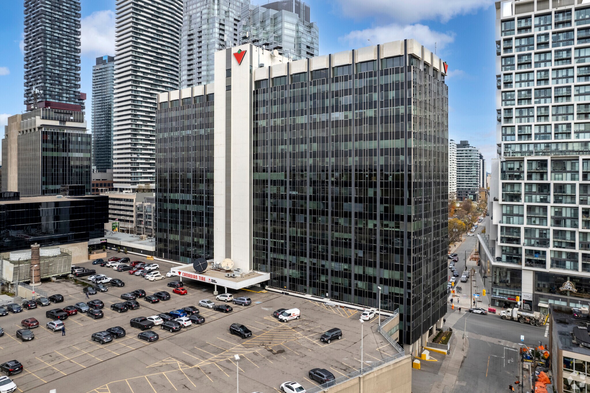 2180 Yonge St, Toronto, ON à louer Photo principale- Image 1 de 7