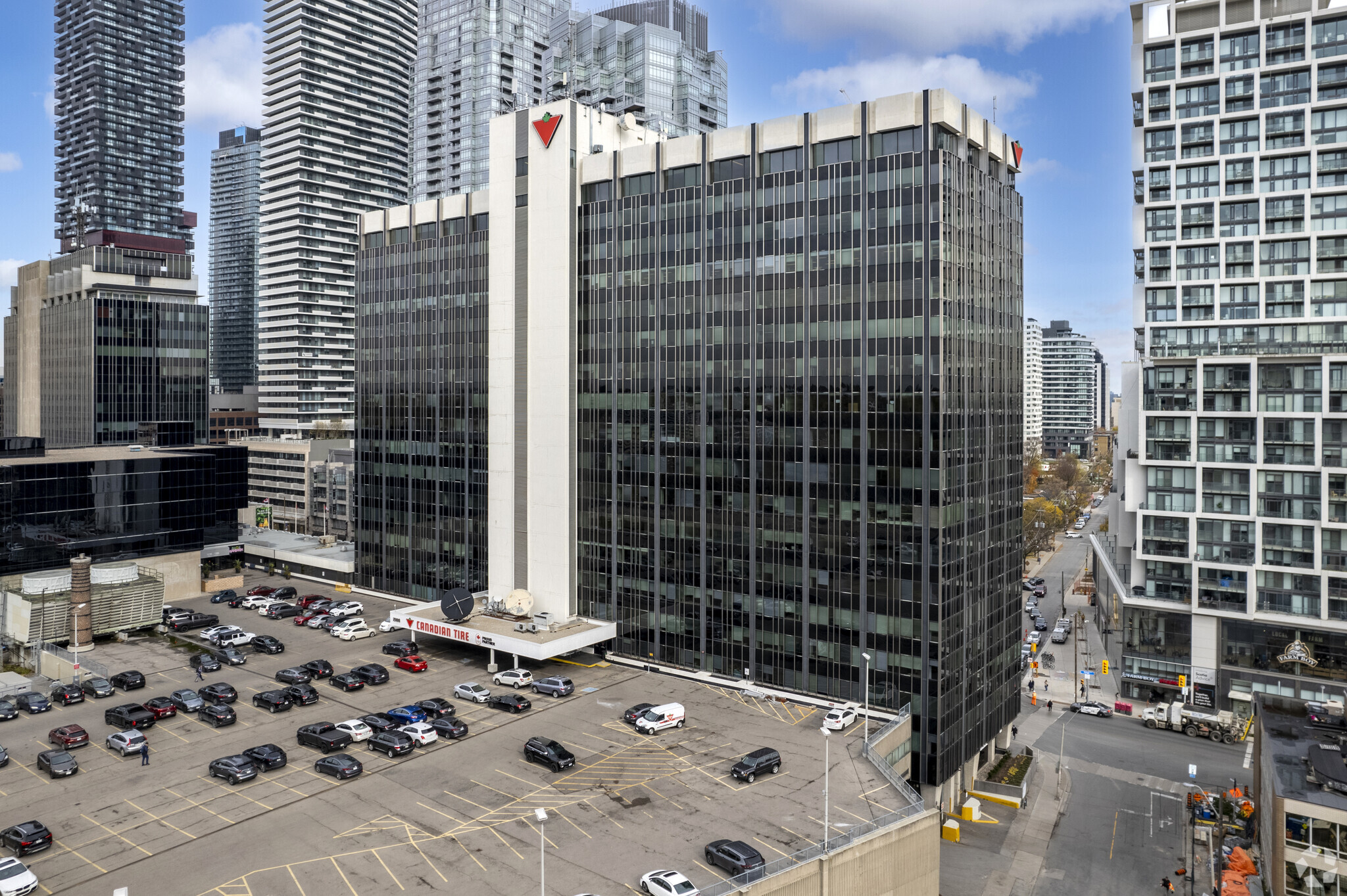 2180 Yonge St, Toronto, ON for lease Primary Photo- Image 1 of 7