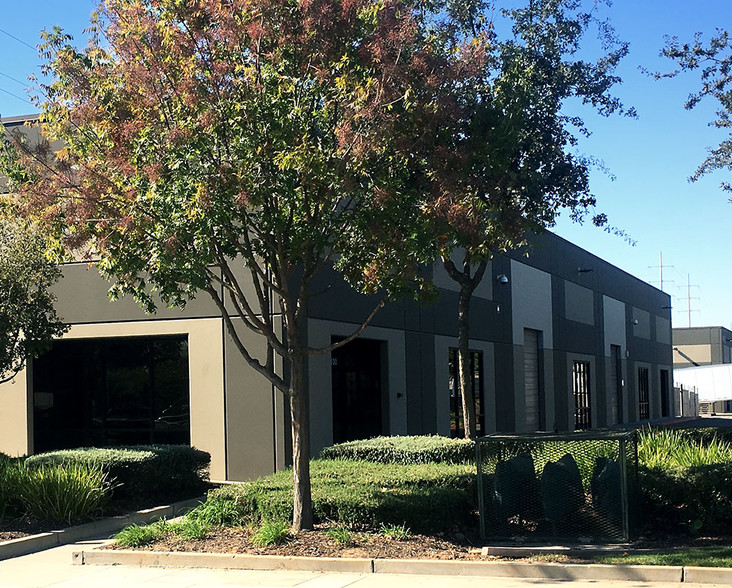 4660 Florin Perkins Rd, Sacramento, CA for lease - Building Photo - Image 2 of 3